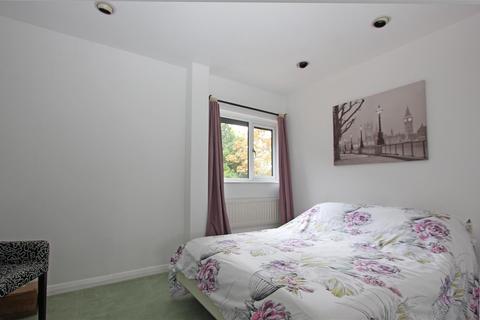 19 Campion Close, Croydon, CR0 5SN