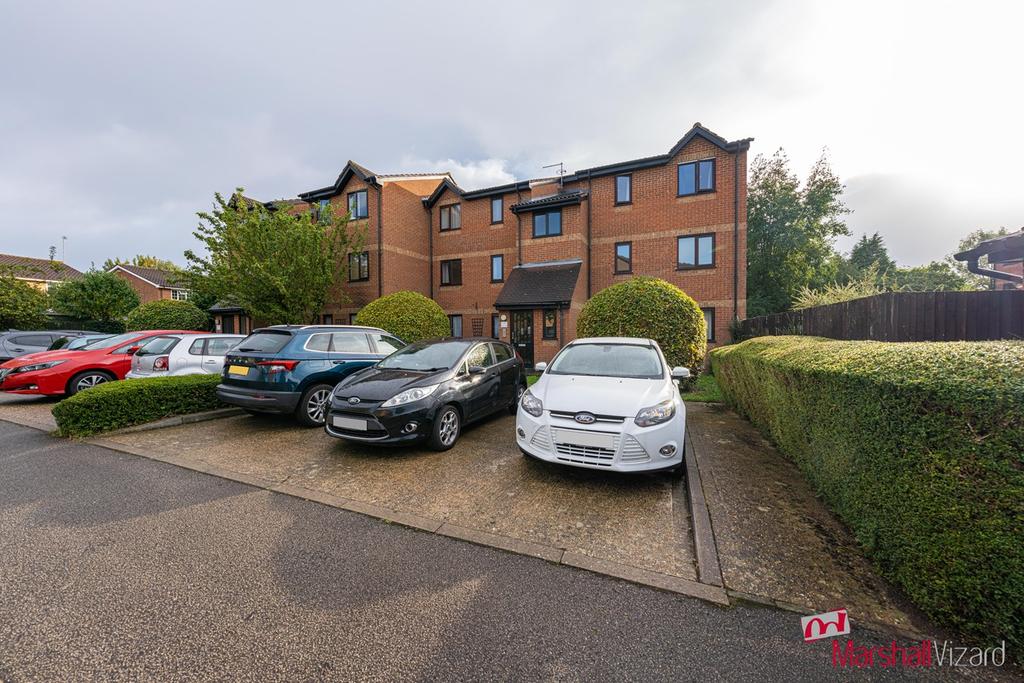 Courtlands Close, Watford, WD24 2 bed apartment £255,000