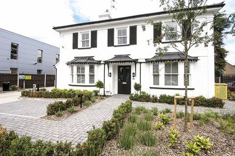2 bedroom maisonette to rent, Esher Road, Hersham