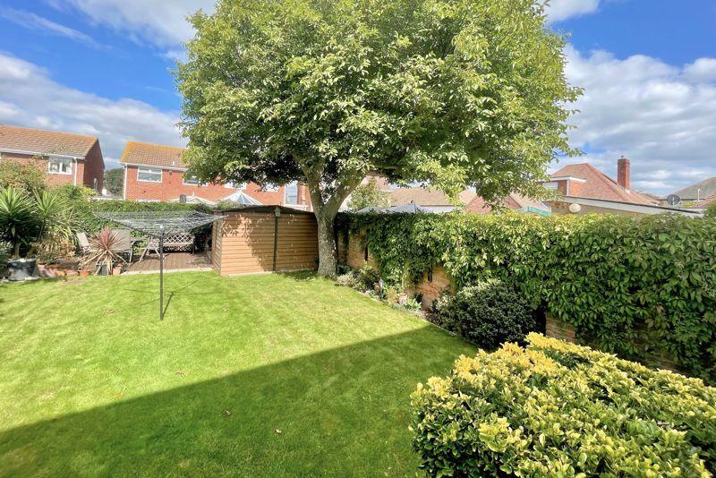 Seymour Road, LeeOnTheSolent, PO13 4 bed detached house £399,995
