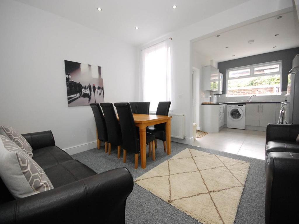 Herondale Road, Mossley Hill 1 bed in a house share to rent £373 pcm