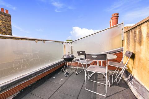 3 bedroom flat for sale, Kelvedon Road, London