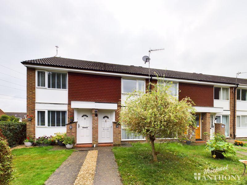 Upper Abbotts Hill, Aylesbury 2 bed terraced house £290,000