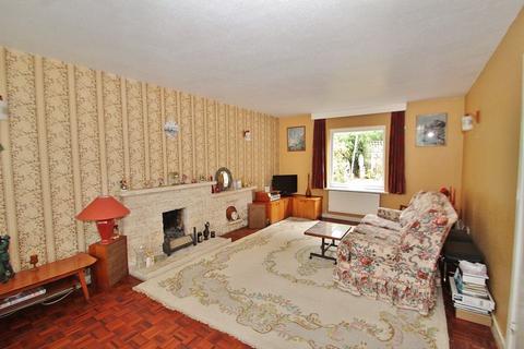 6 Orchard Close, Combe, Witney, OX29 8NU