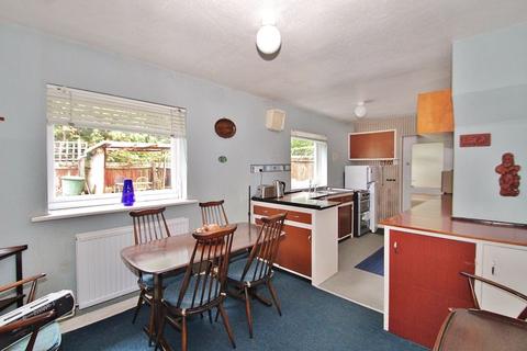 6 Orchard Close, Combe, Witney, OX29 8NU