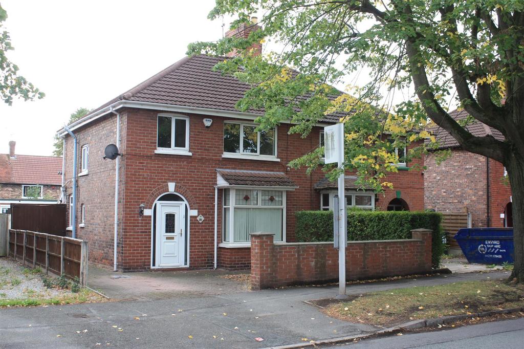 Manor Way, Crewe 3 bed semidetached house for sale £176,500