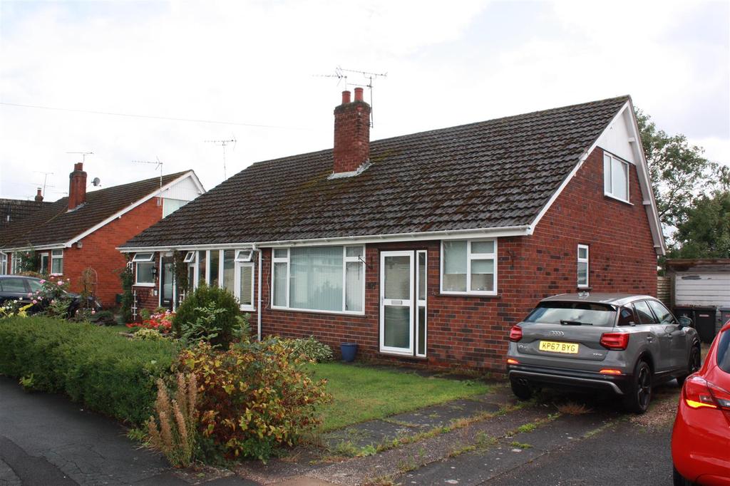 Milton Drive, Wistaston, Crewe 2 bed semidetached bungalow £169,000
