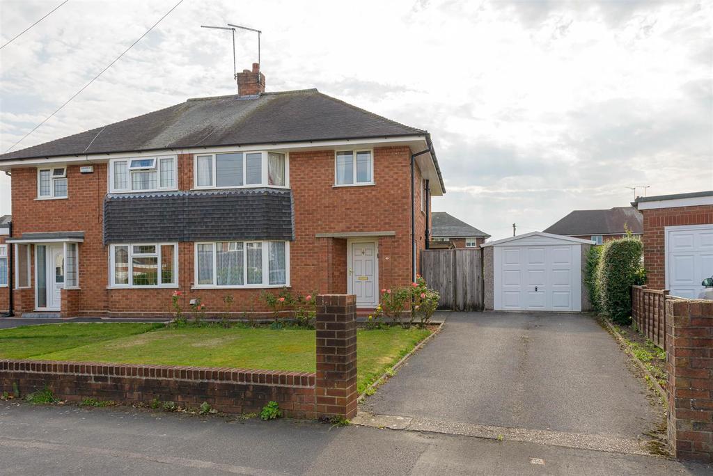 Brereton Drive, Nantwich 3 bed semidetached house for sale £293,000