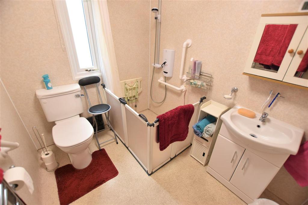 Bathroom.JPG