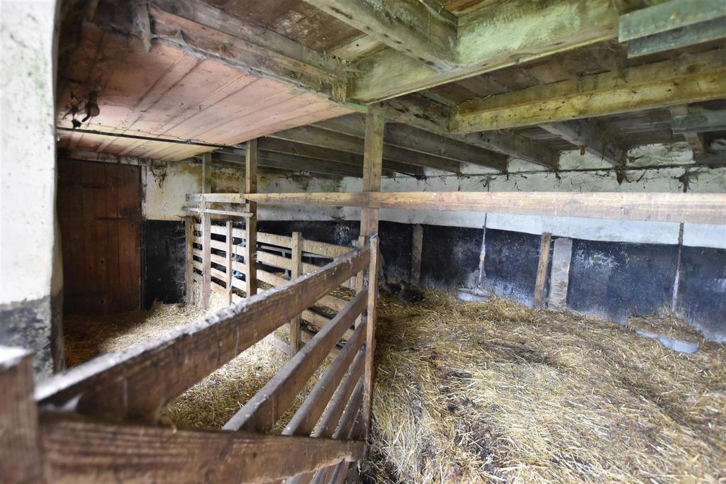 Outbuilding 3.JPG