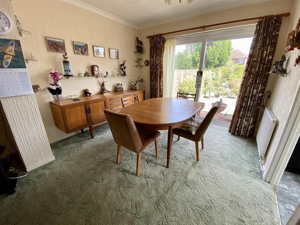 Granby Road, Luton 3 bed semidetached bungalow £400,000