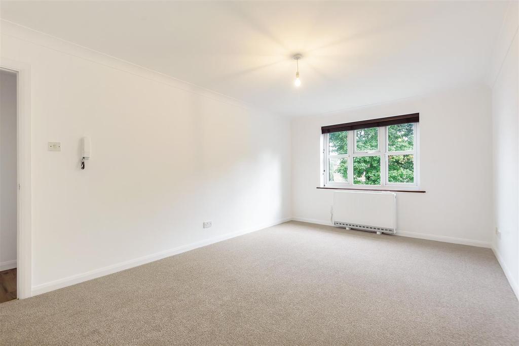 Oldfield Road, Maidenhead 1 bed apartment to rent £1,100 pcm (£254 pw)