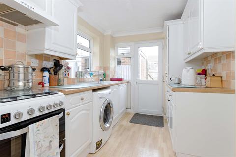 105 Boxgrove, Goring By Sea, Worthing, BN12 6LX