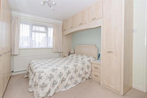 105 Boxgrove, Goring By Sea, Worthing, BN12 6LX