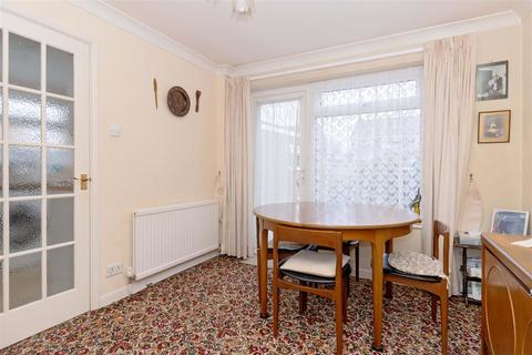 105 Boxgrove, Goring By Sea, Worthing, BN12 6LX