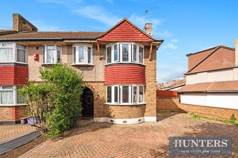 2 Templecombe Way, Morden, SM4 4JG