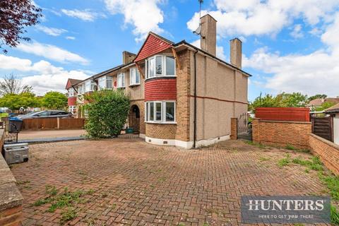 2 Templecombe Way, Morden, SM4 4JG