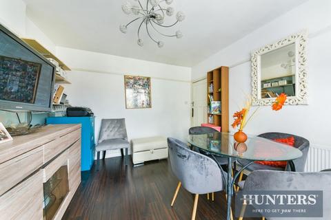 2 Templecombe Way, Morden, SM4 4JG