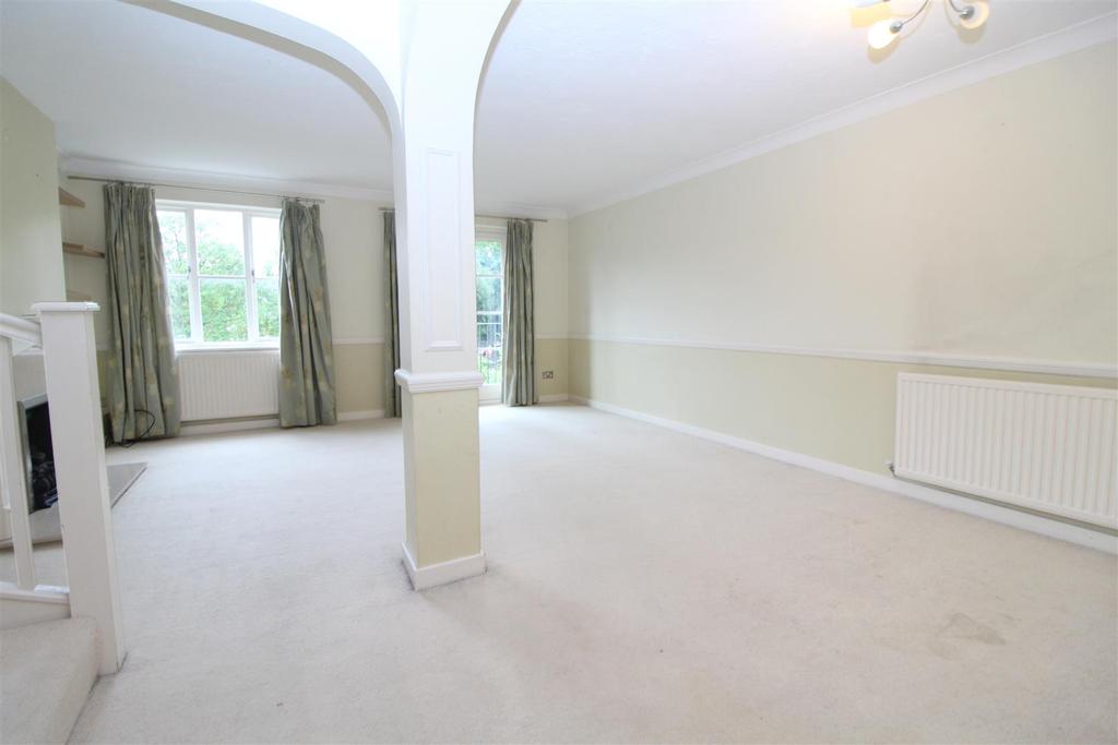 De Tany Court, St Albans 3 bed townhouse £2,200 pcm (£508 pw)