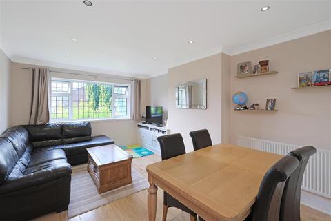 8 Hale Close, London, E4 6SA