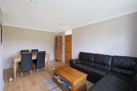 8 Hale Close, London, E4 6SA