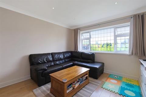 8 Hale Close, London, E4 6SA