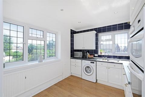 8 Hale Close, London, E4 6SA