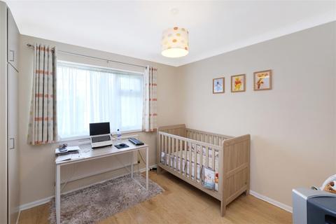 8 Hale Close, London, E4 6SA