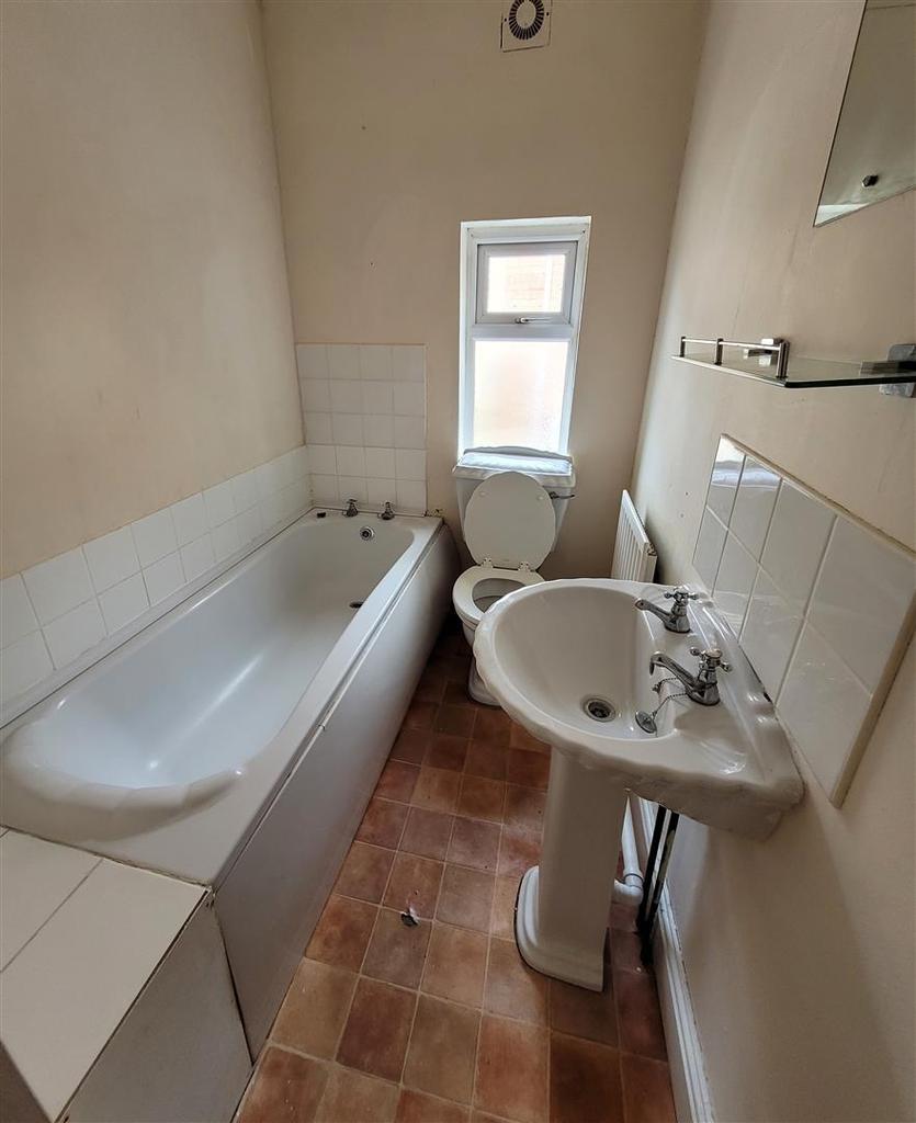 Wellington Road, Mablethorpe 2 bed townhouse £380 pcm (£88 pw)