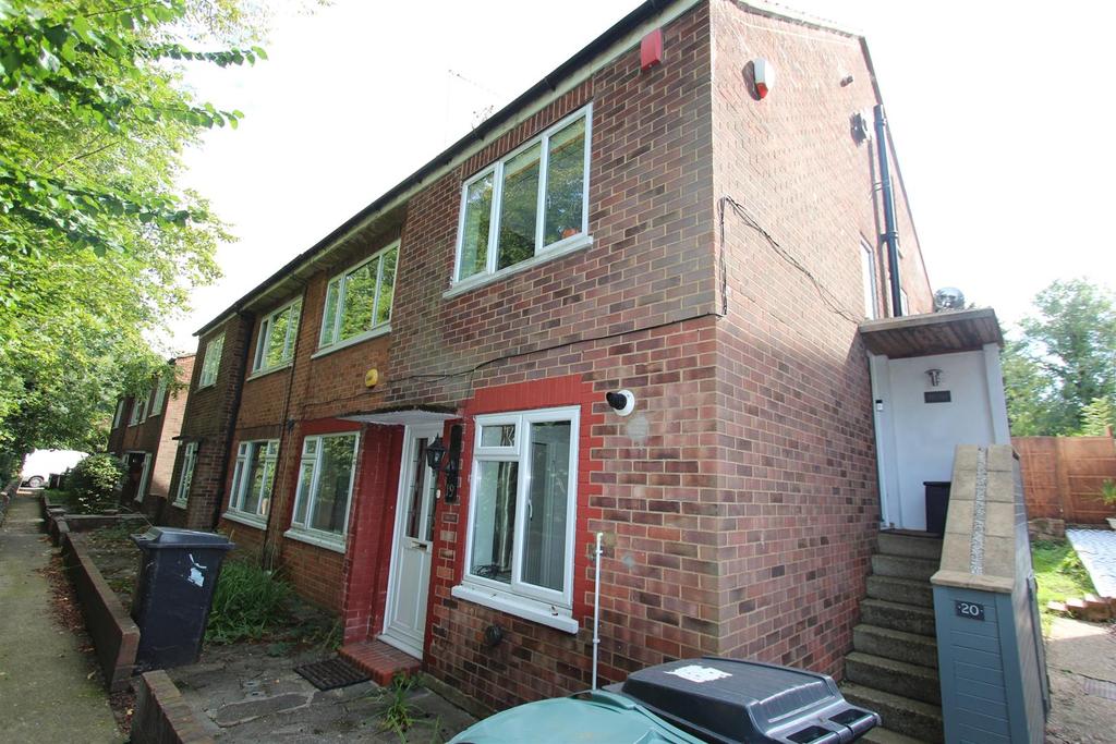 Rookwood Gardens, North Chingford 2 bed for sale £350,000