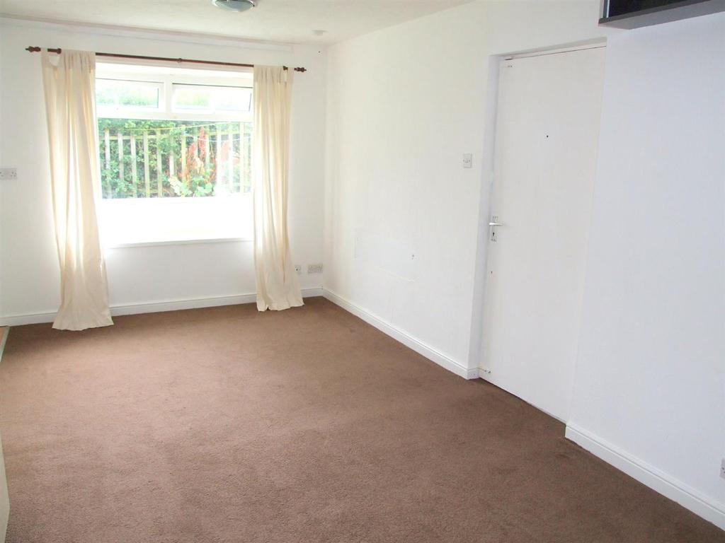 Partridge Close, Eckington, S21 Studio £395 pcm (£91 pw)