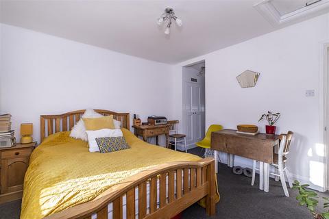 29a Adelphi Road, Epsom, KT17 1JB