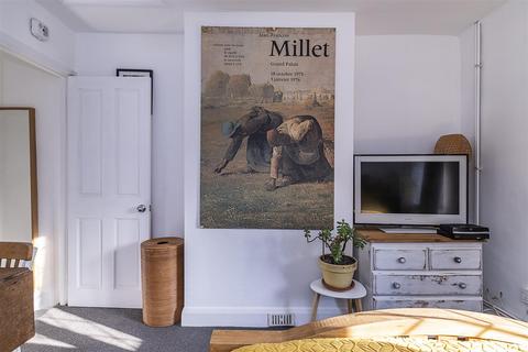 29a Adelphi Road, Epsom, KT17 1JB