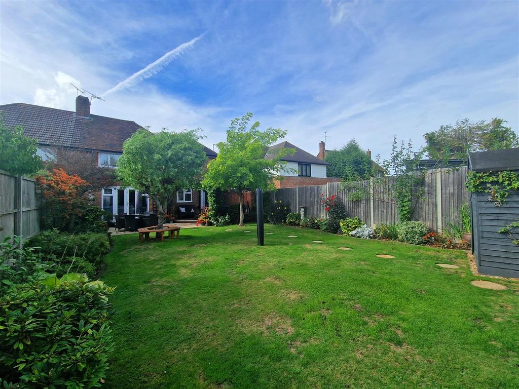 Harford Drive, Watford 4 bed semidetached house for sale £1,000,000