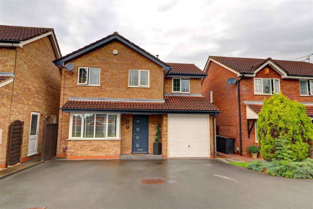 Truro Close, Horeston Grange, Nuneaton 4 bed detached house £350,000