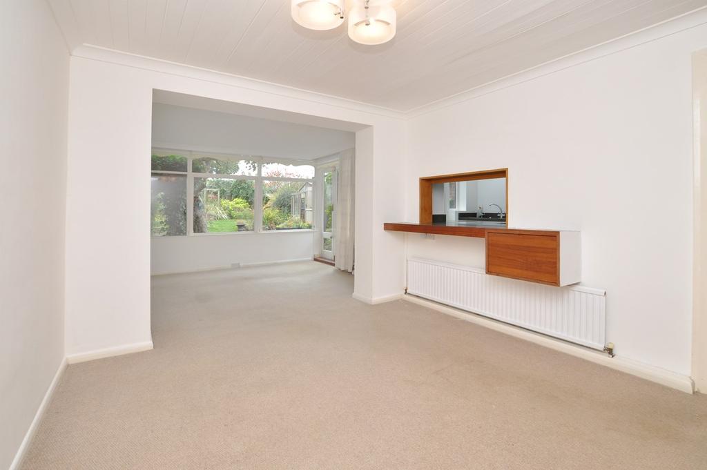 Kingswood Road, Bromley, BR2 3 bed semidetached house £2,000 pcm (£