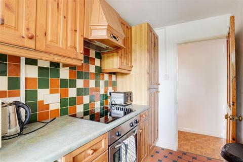 2 bedroom apartment to rent - Wilford Lane, West Bridgford, Nottinghamshire, NG2 7RE