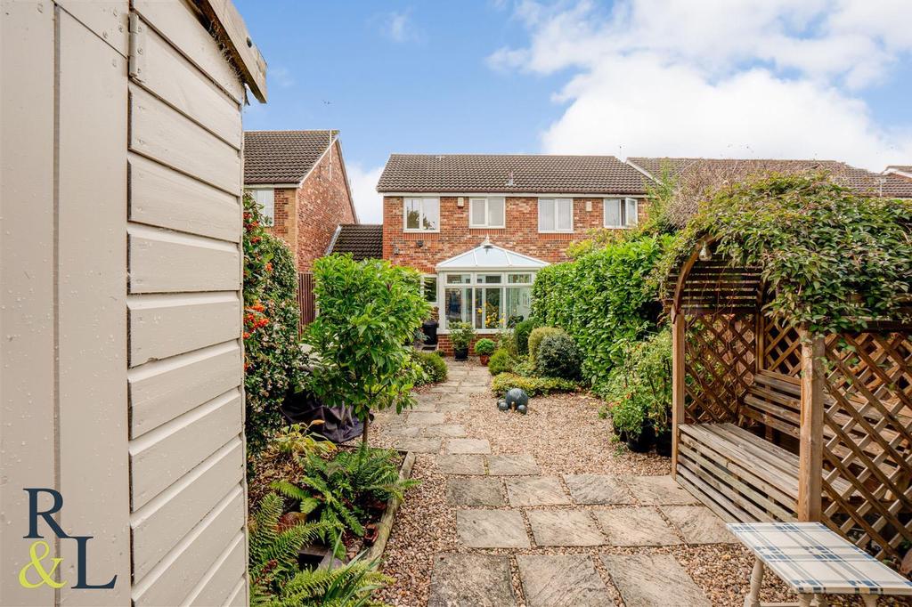 Ullswater Close, Gamston, Nottingham 2 bed semidetached house £275,000