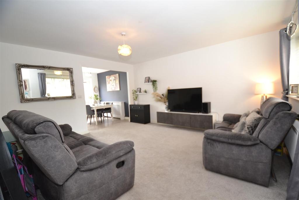 Cherwell Drive, Bradford 3 bed semidetached house £194,995