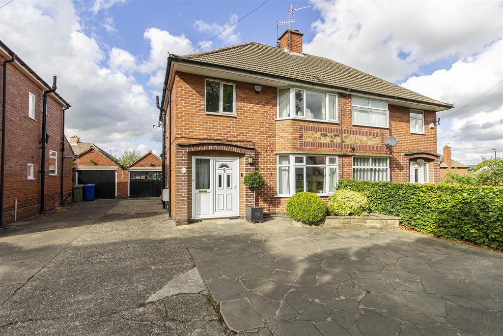 Walton Road, Walton, Chesterfield 3 bed semidetached house £275,000