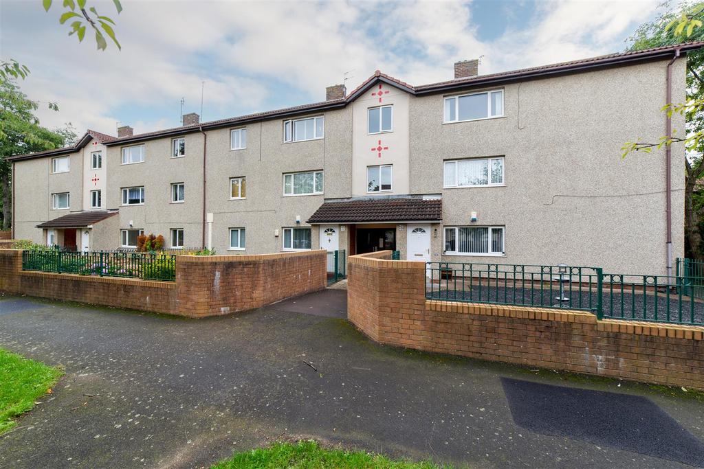 West Farm Avenue, Longbenton 2 bed flat £595 pcm (£137 pw)