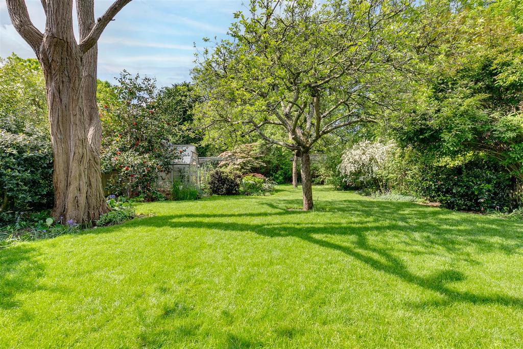 FOR SALE Wilmington Avenue W4