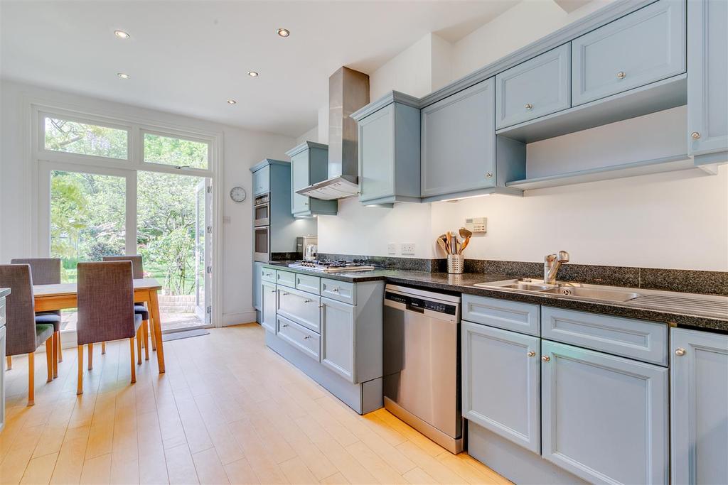 FOR SALE Wilmington Avenue W4