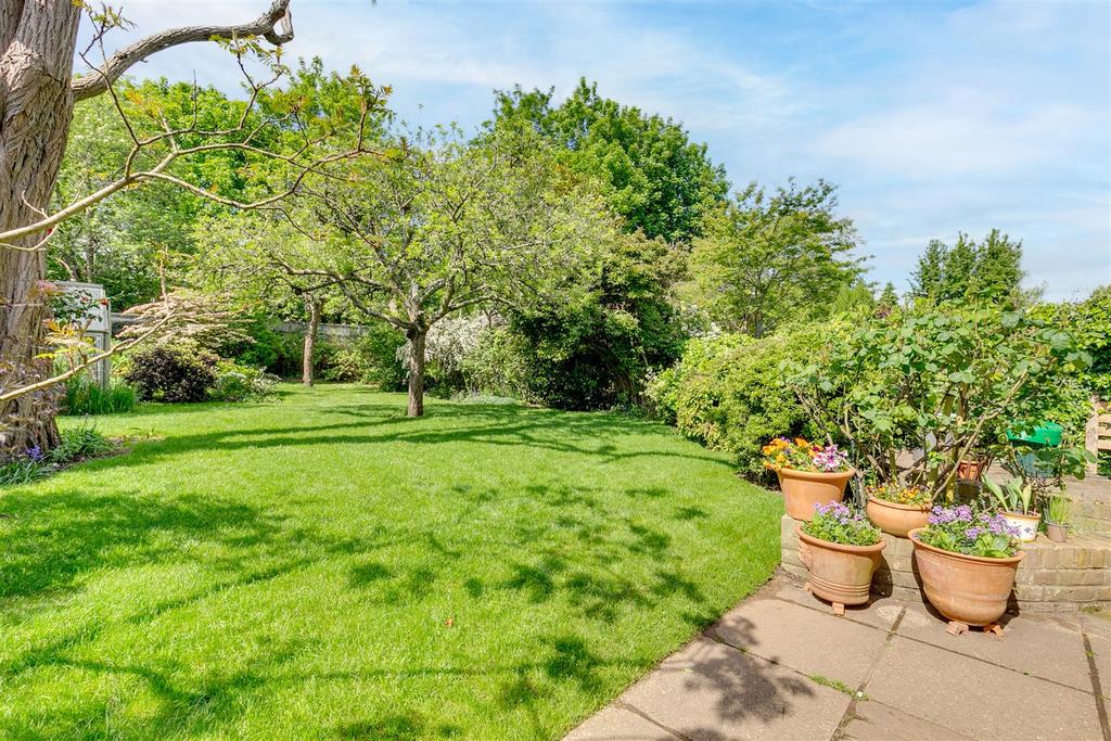 FOR SALE Wilmington Avenue W4