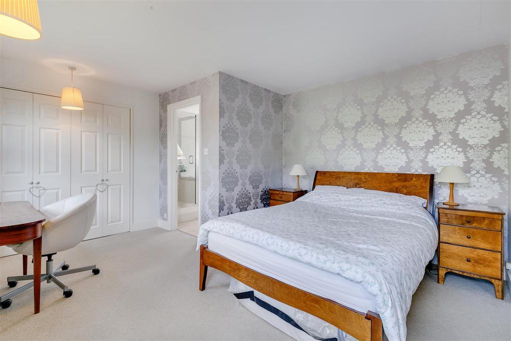 FOR SALE Wilmington Avenue W4