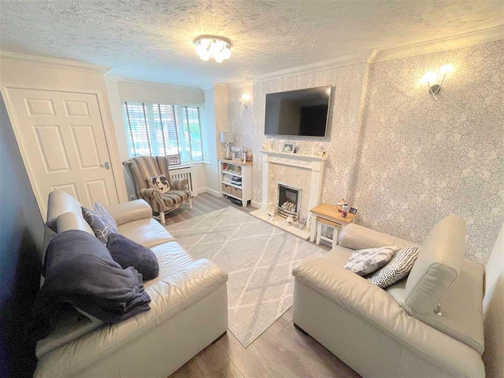Dryden Way, Cheadle 4 bed detached house £275,000