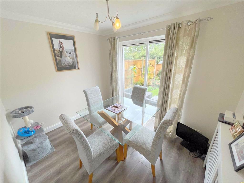 Dryden Way, Cheadle 4 bed detached house £275,000
