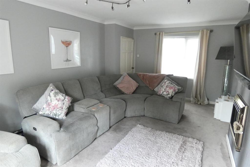 Falcon Lodge Crescent, Sutton Coldfield 3 bed house for sale £250,000