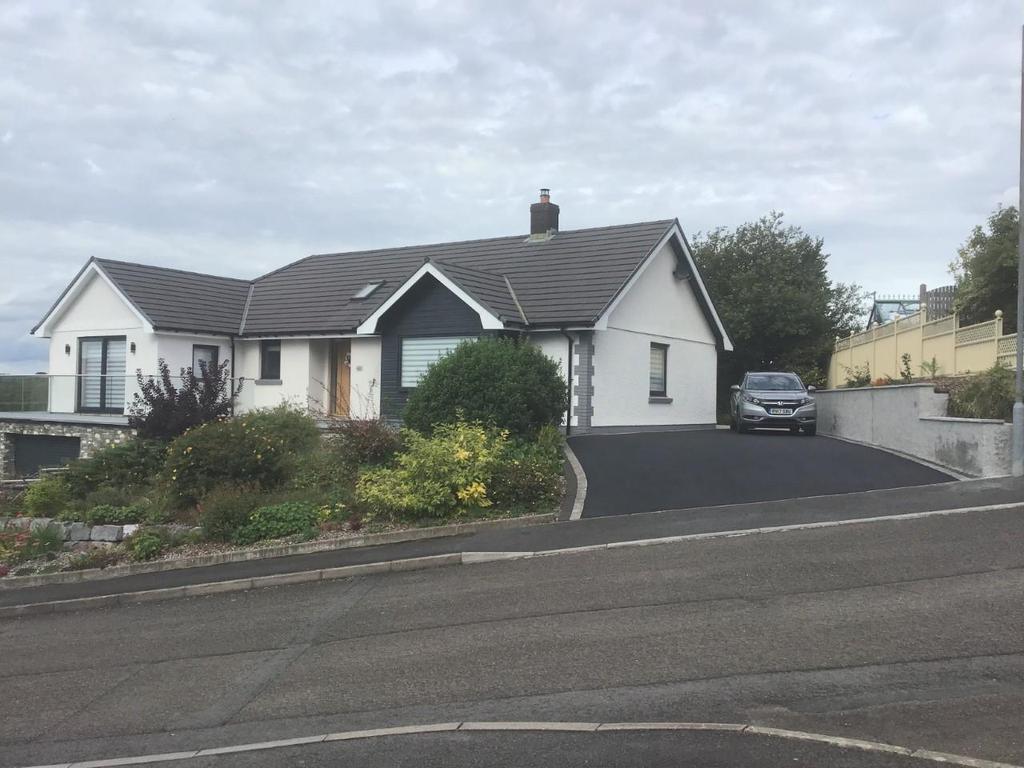 Brynmawr Avenue, Ammanford 3 bed detached bungalow £399,950