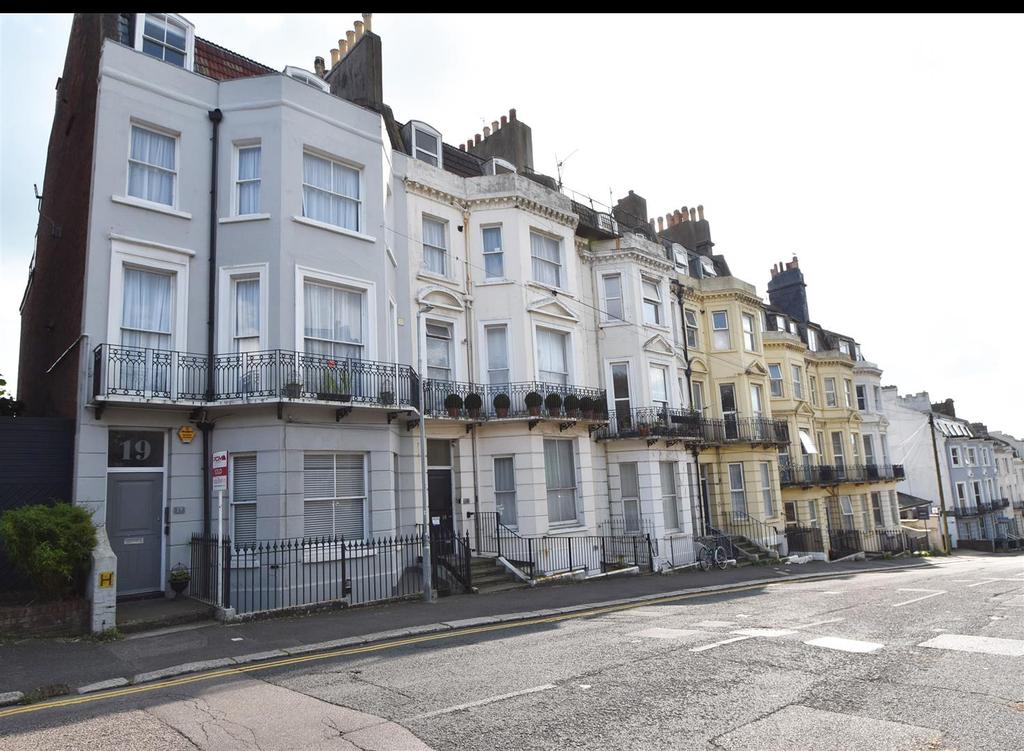 St. Margarets Road, St. LeonardsOnSea 1 bed flat £795 pcm (£183 pw)